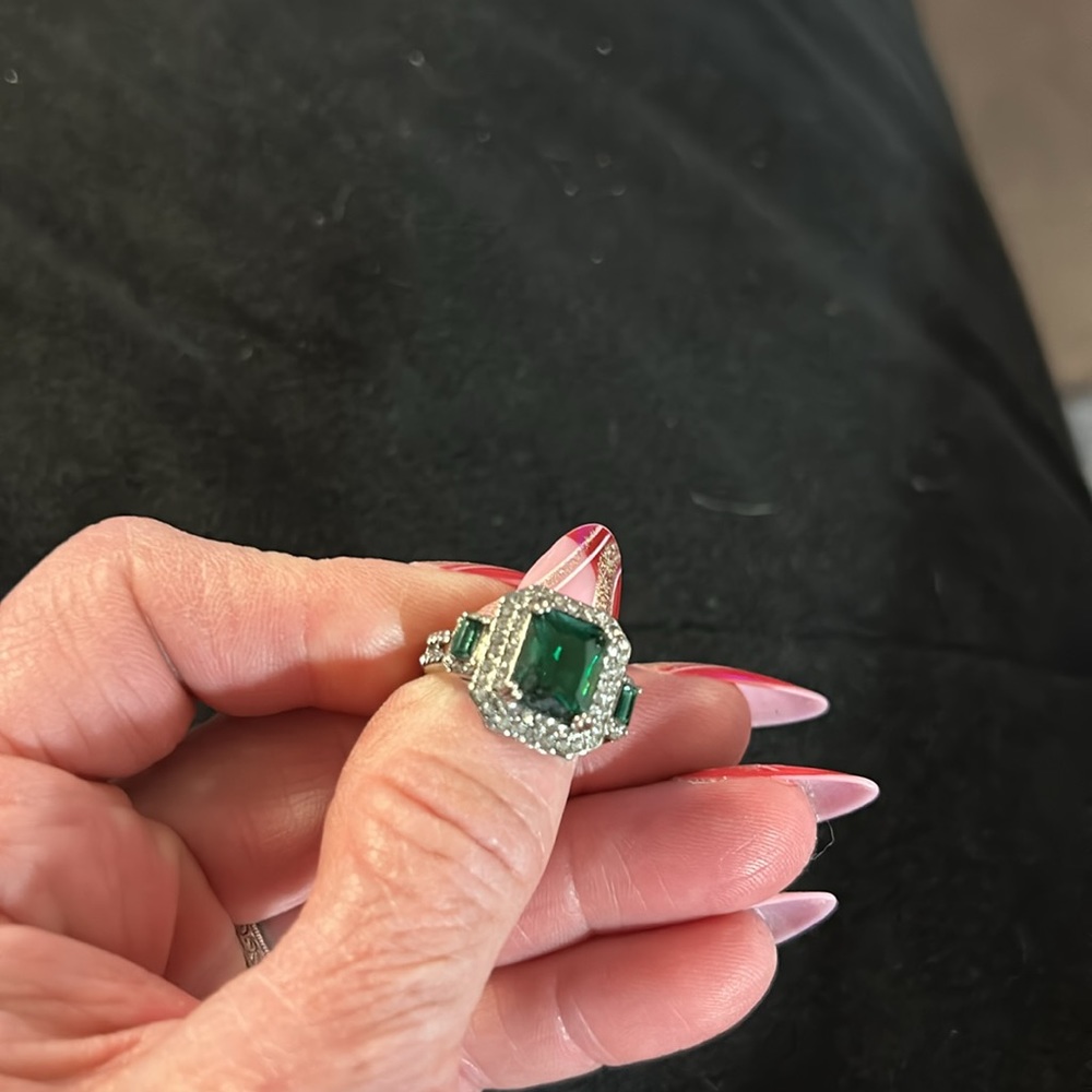 Ring - Picture 2 of 7